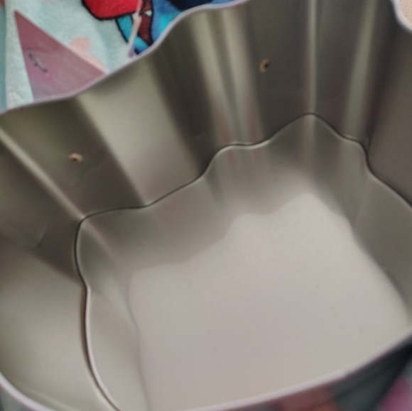 Empty Hello Kitty Wet n Wild Tin - Picture 2 of 3